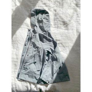 Everlane cropped city anorak water resistant jacket. Size XS